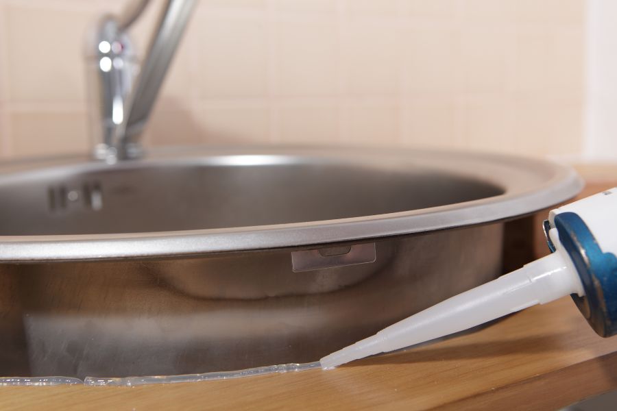 How to Choose and Apply Bathroom Silicone