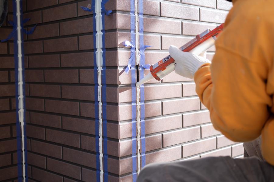 Acrylic caulk vs silicone caulk
